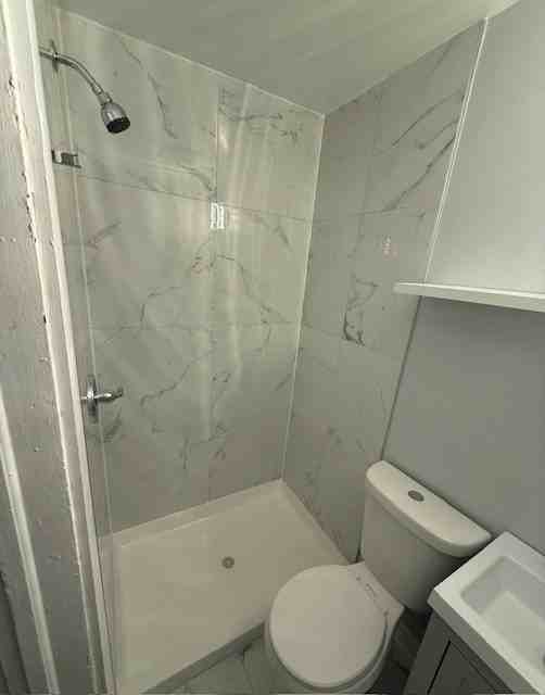 2327 W Mclean Ave #2F - Photo 2 of 10