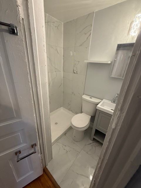 2327 W Mclean Ave #2F - Photo 3 of 10