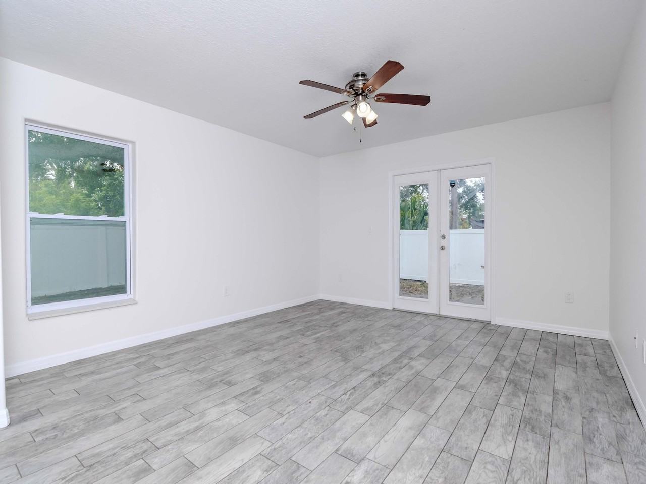 6235 S Adelia Ave - Photo 4 of 19