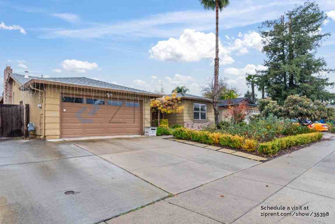 2920 S White Rd - Photo 2 of 22