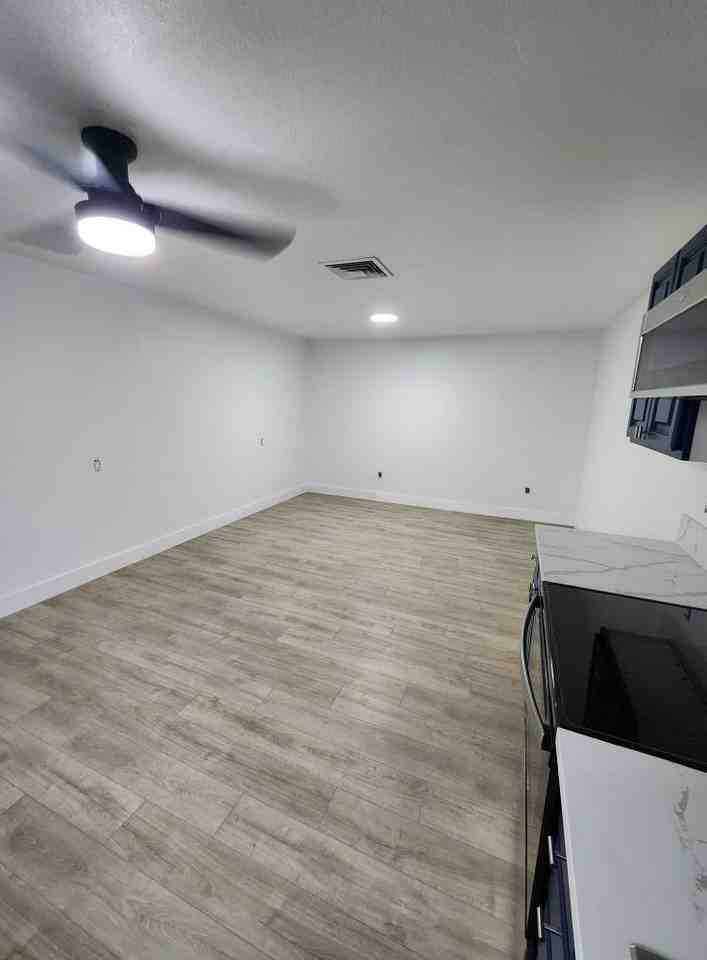 1286 Aurora Dr #NA - Photo 5 of 13