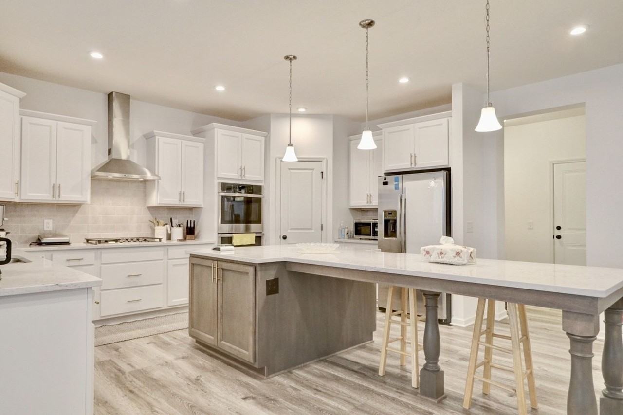 171 Maple Ter - Photo 3 of 24