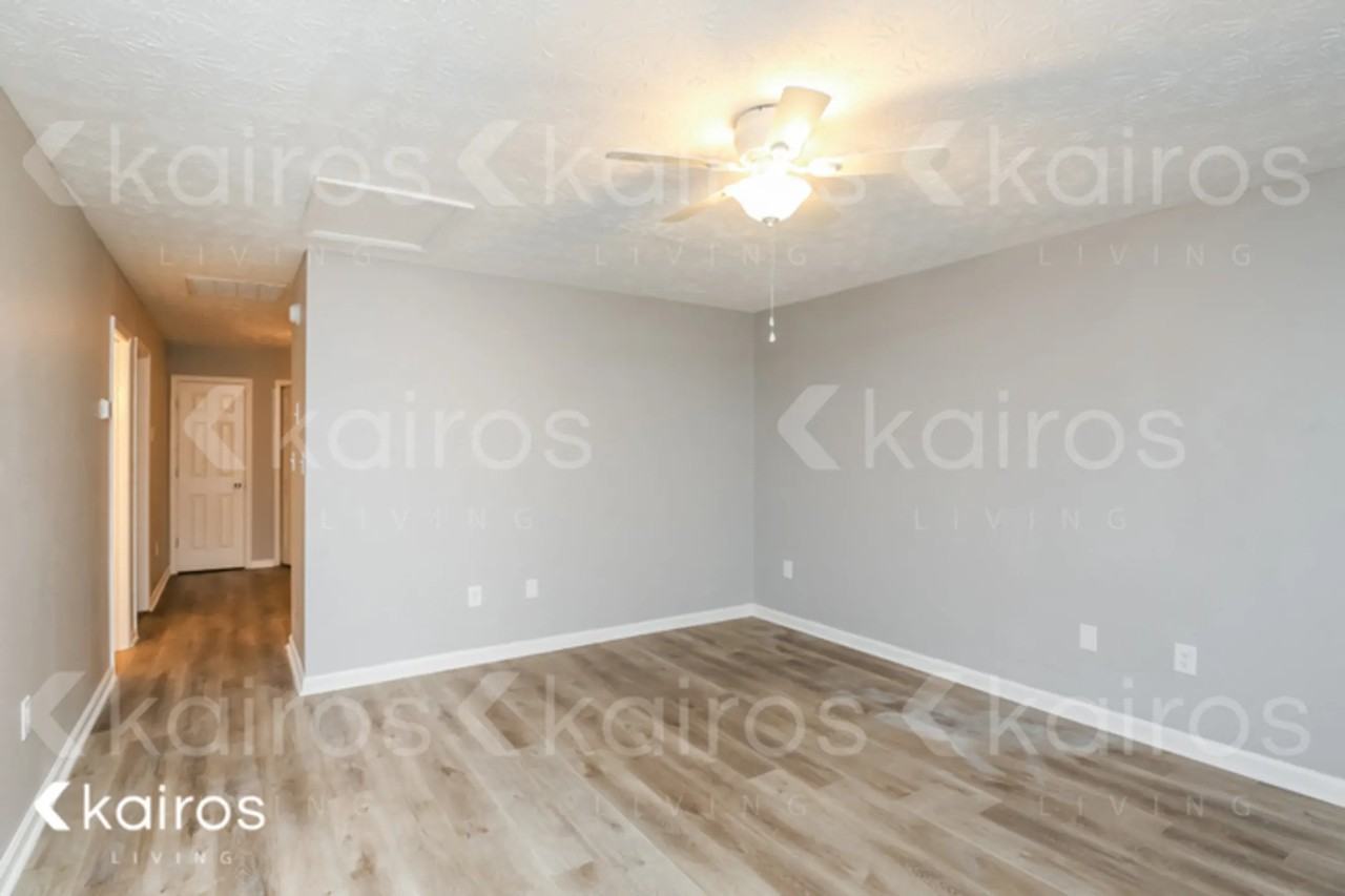 231 Beaver Pointe Dr - Photo 3 of 16