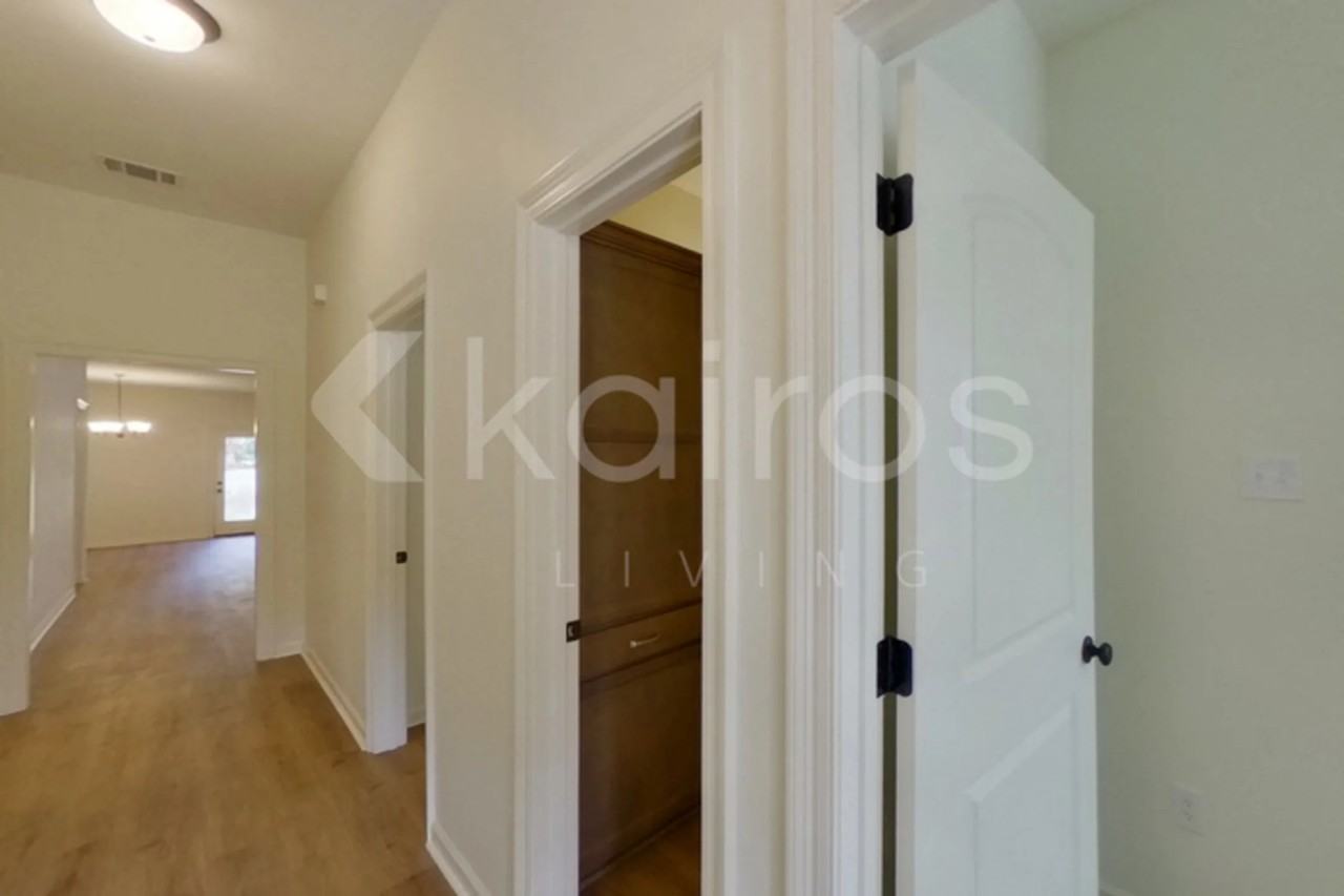 111 Salvat Dr - Photo 2 of 25