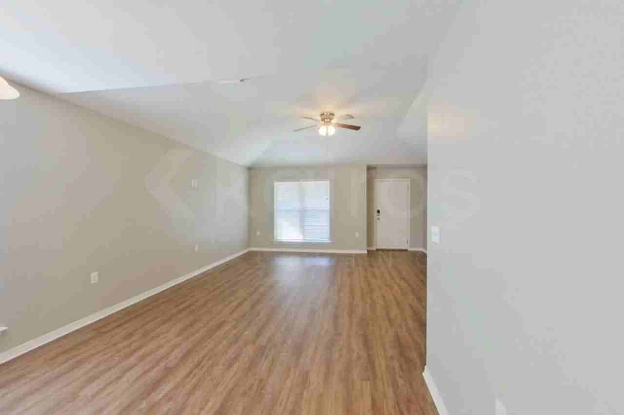 16107 Hoiles Ave - Photo 2 of 20