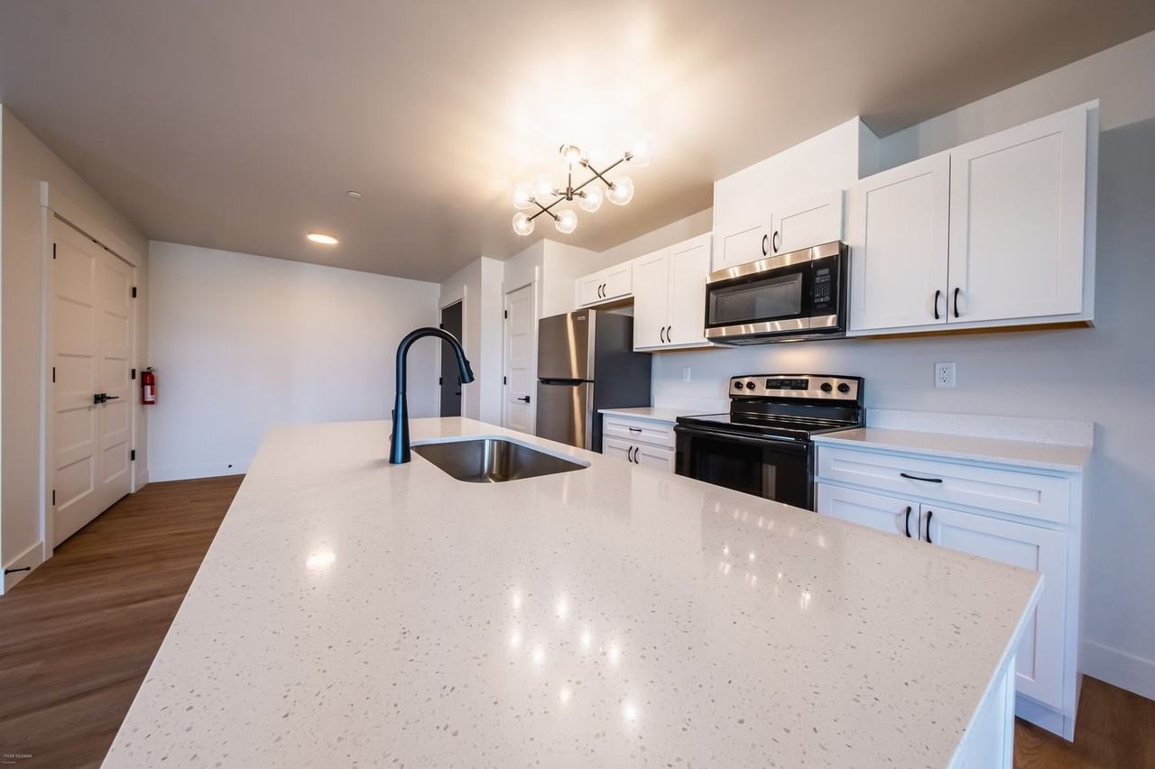 426 Cobalt Dr #308 - Photo 5 of 21