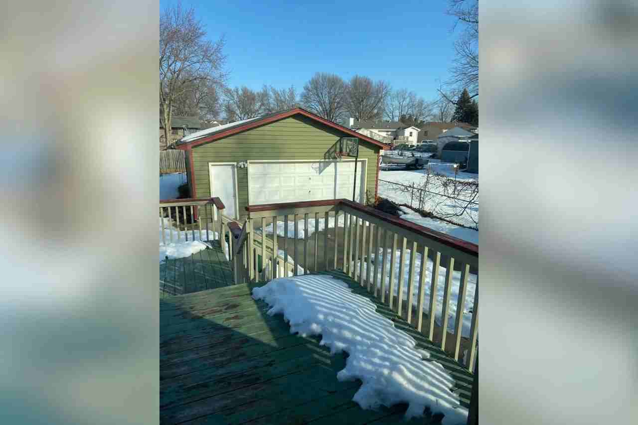 813 Ashwood Ave - Photo 3 of 9