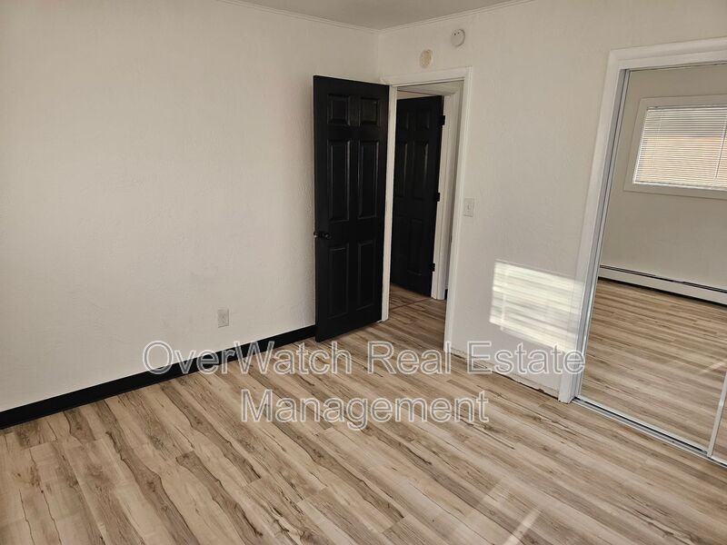 3103 Eide St #H - Photo 3 of 8