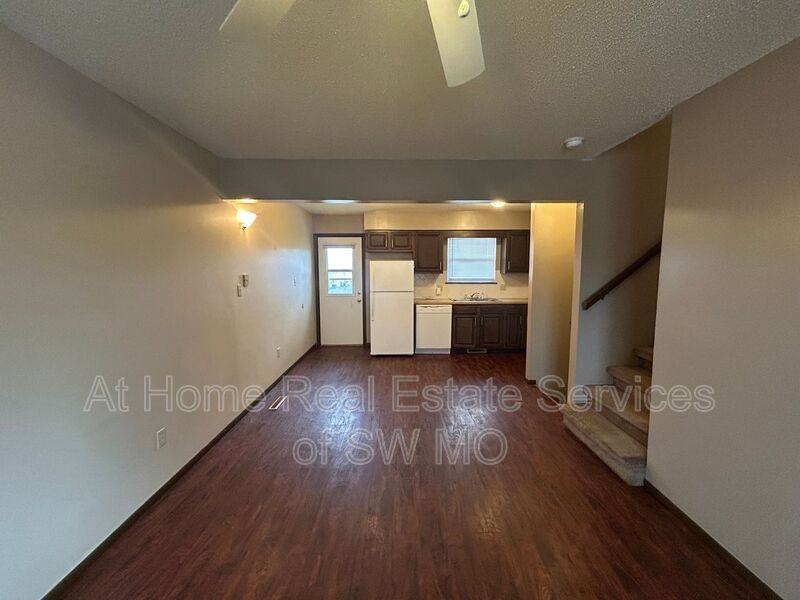 1816 Tower Cir - Photo 3 of 11