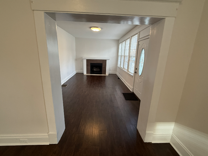 4919 Jameson St - Photo 6 of 32