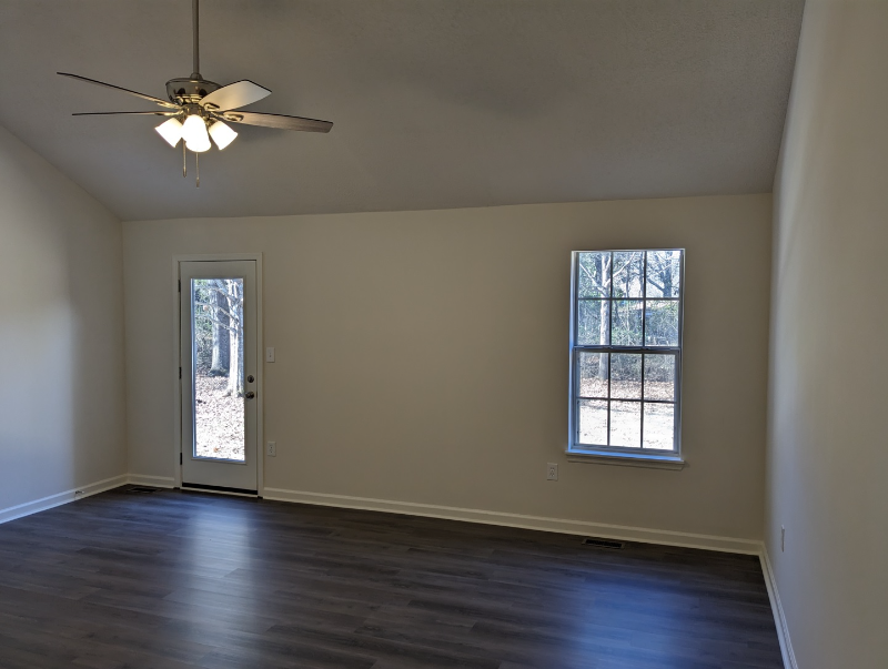 200 Leslie Ln - Photo 2 of 14