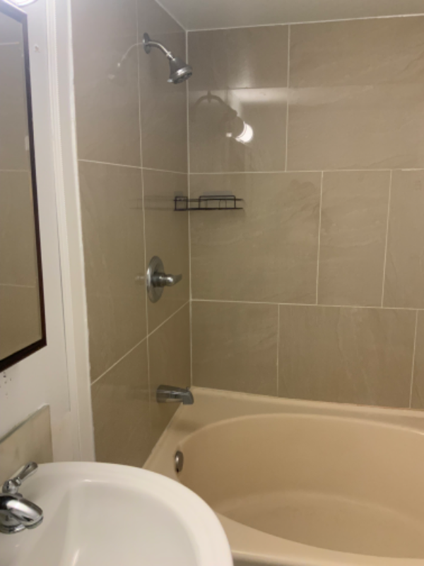 437 Nw Desoto/Madison Street #103 - Photo 7 of 9