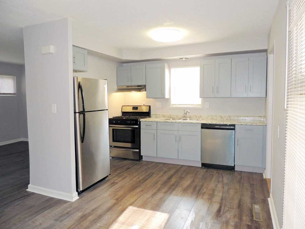 459 Clarmont Rd - Photo 4 of 18