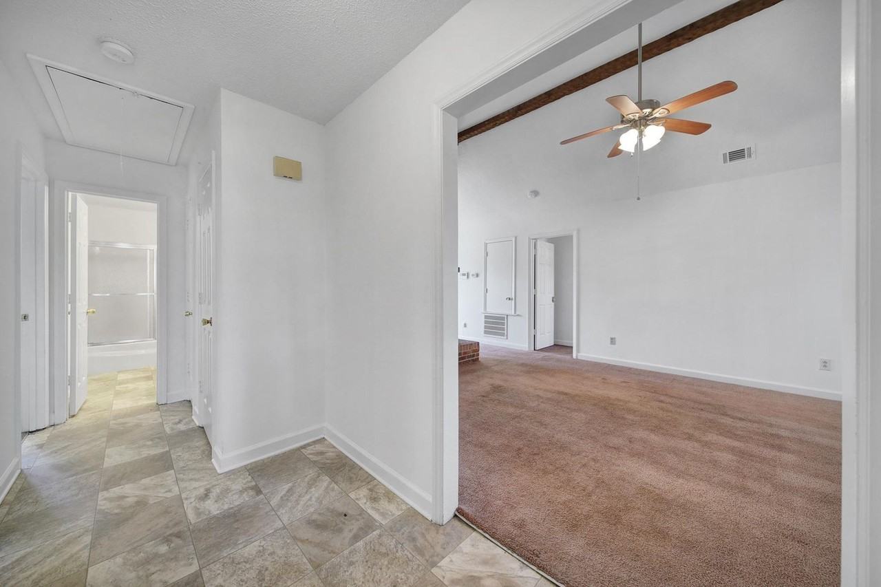 8505 Beacon Hills Rd - Photo 2 of 27