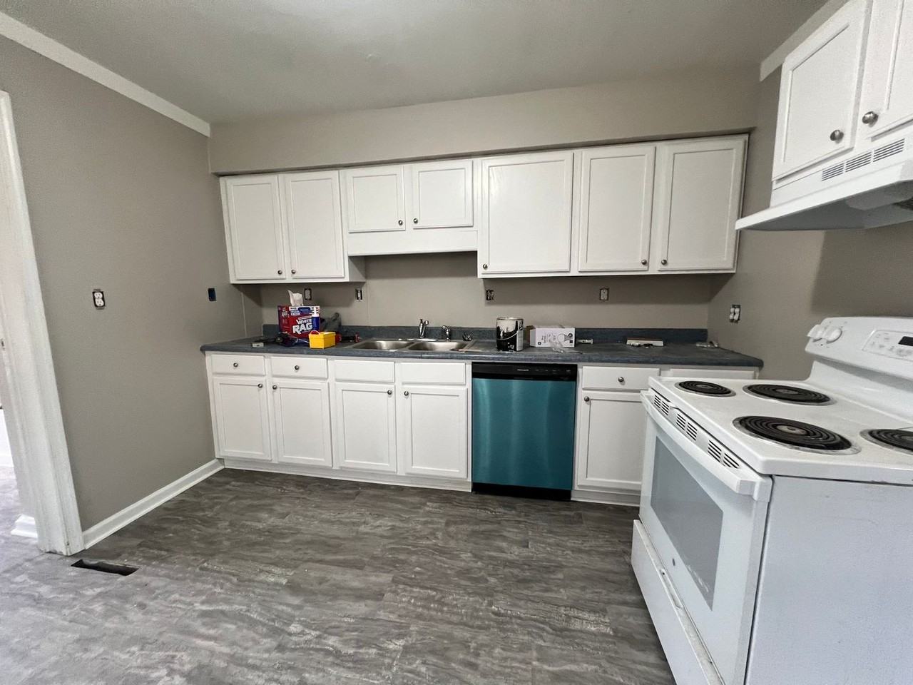 446 North Pitt Street - Photo 6 of 29