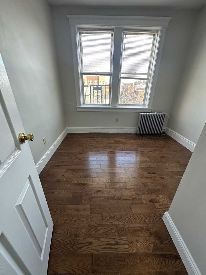 311 62nd St #11 - Photo 4 of 6