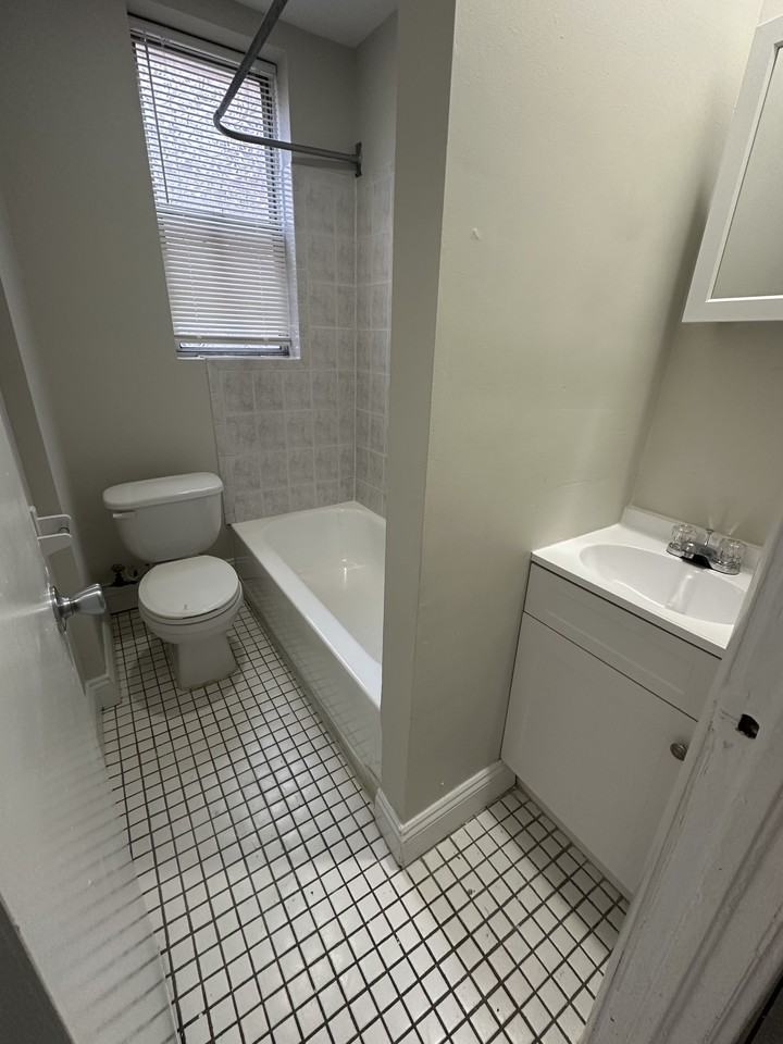 311 62nd St #11 - Photo 6 of 6