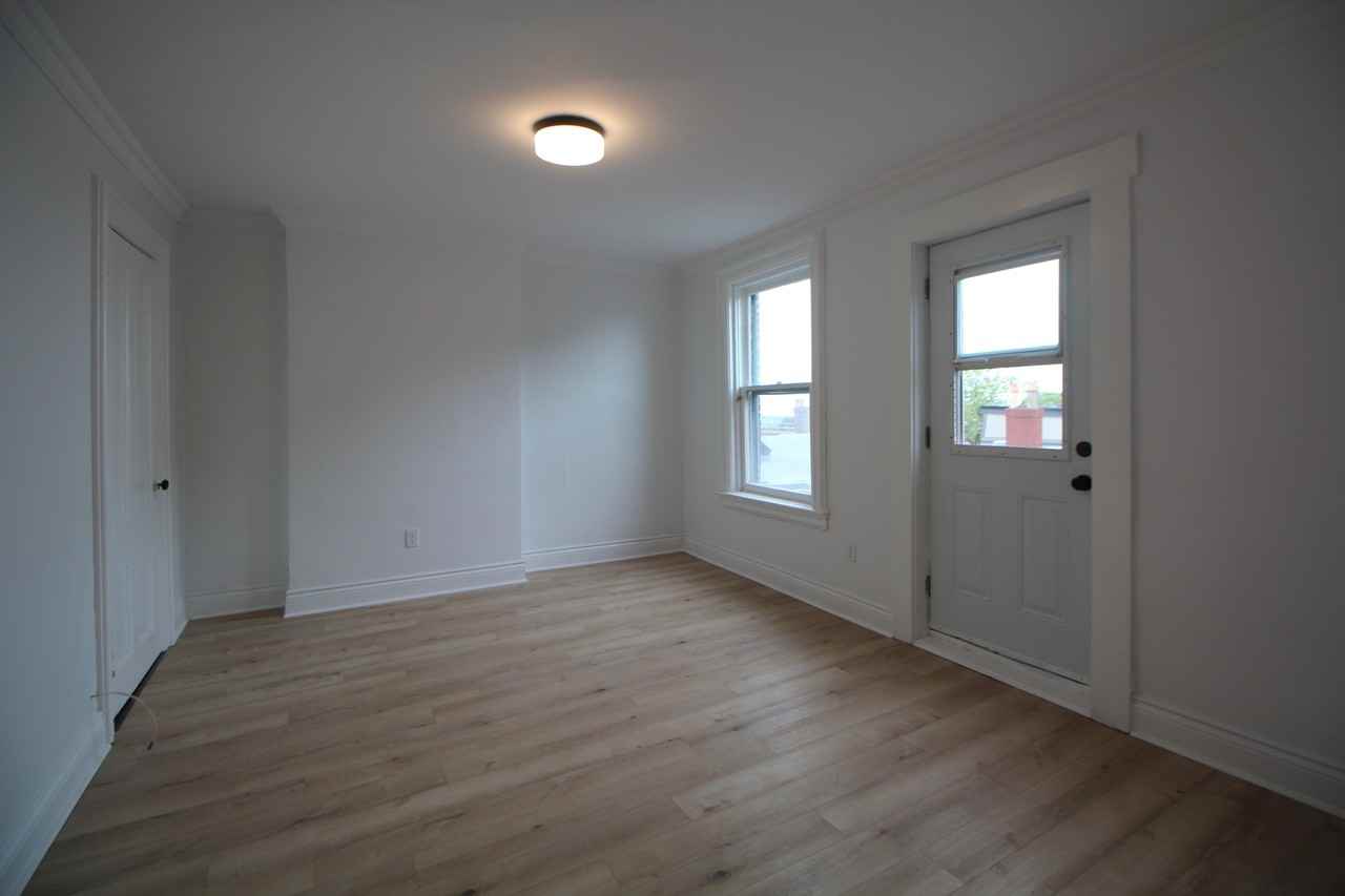 59 Carmarthen Streetapt 3 #59-3 - Photo 3 of 13