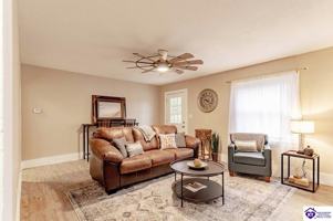 featured image of 906 N Main St