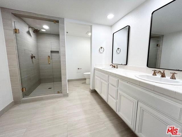 11734 Montana Ave #408
