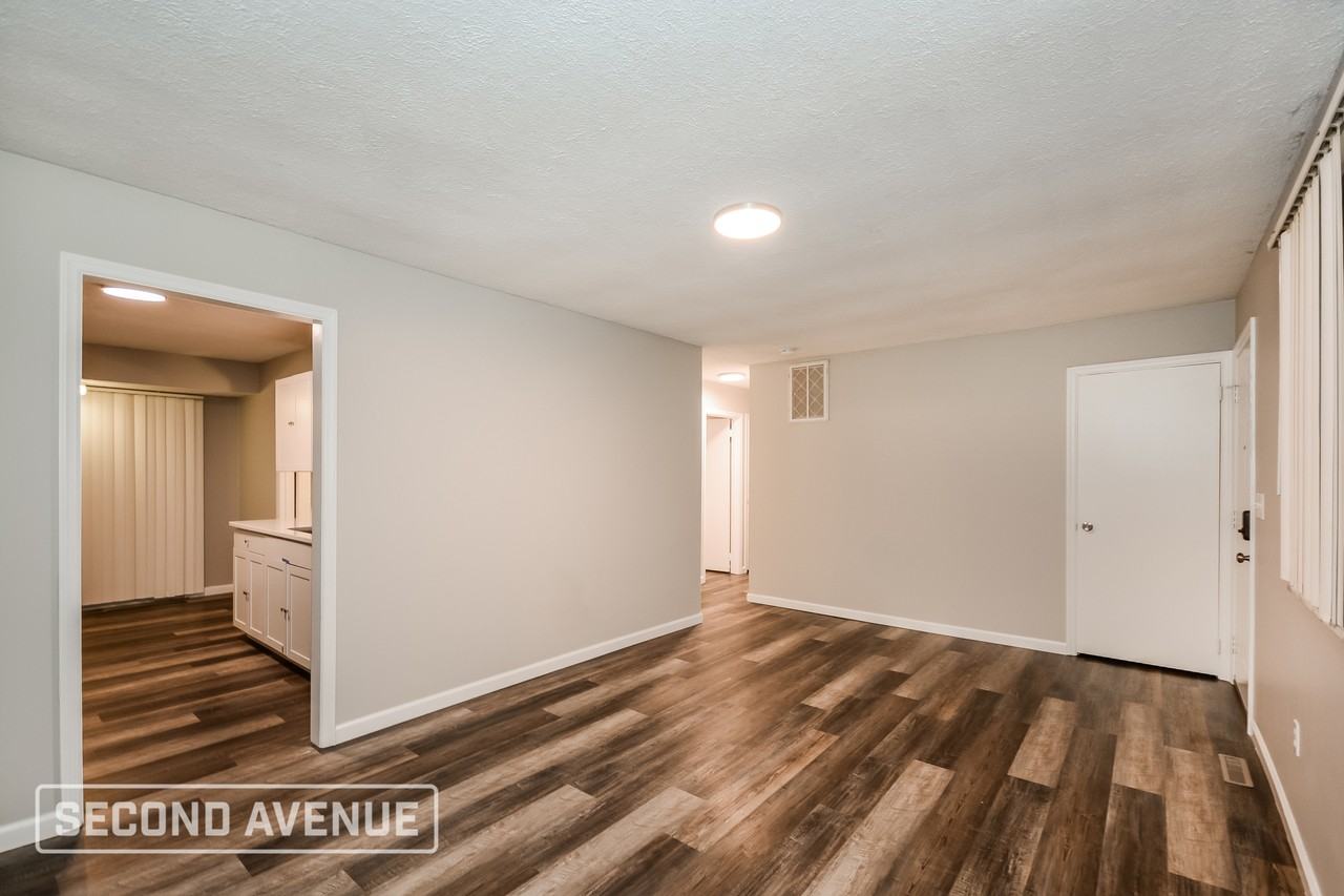 2482 W Kemper Rd - Photo 5 of 23