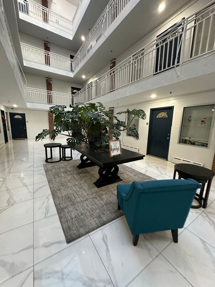 812 - OM-812 New York Avenue LLC - Photo 3 of 19