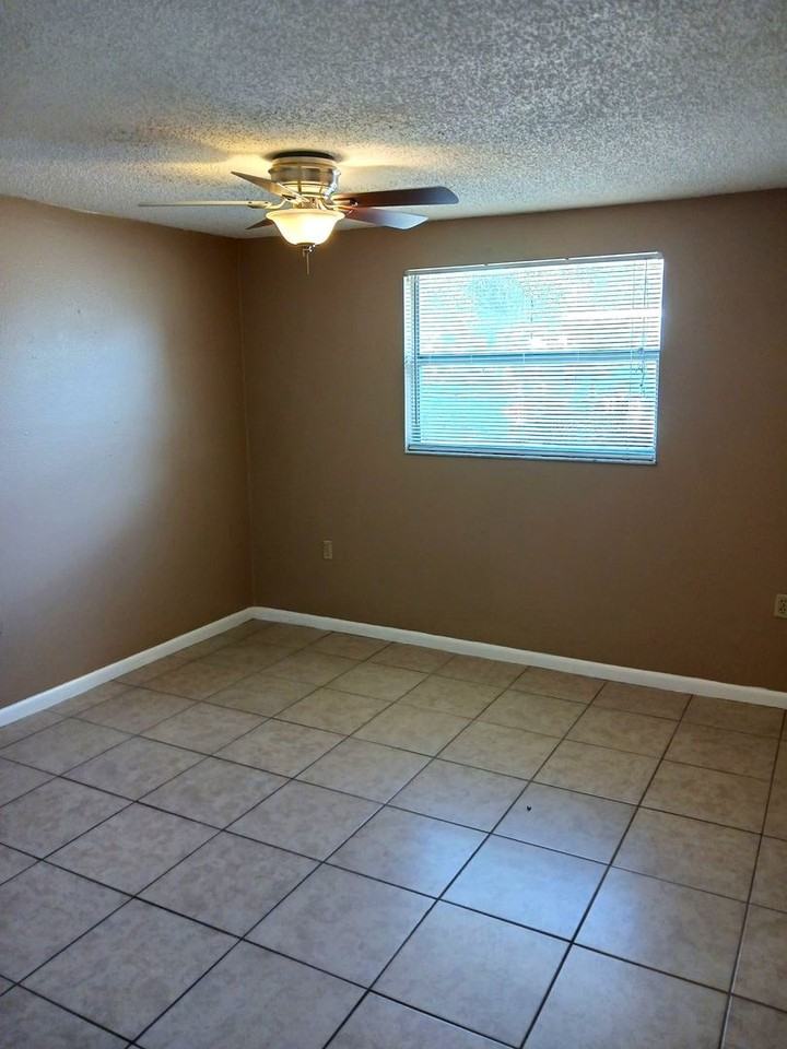 1511 Swordbill Dr - Photo 6 of 7