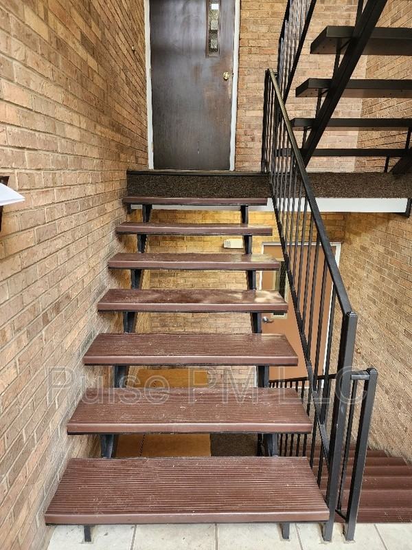 20 Woodland Hills Dr - Photo 2 of 28