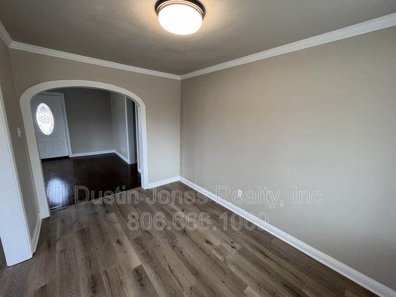 3203 37th St - Photo 4 of 9