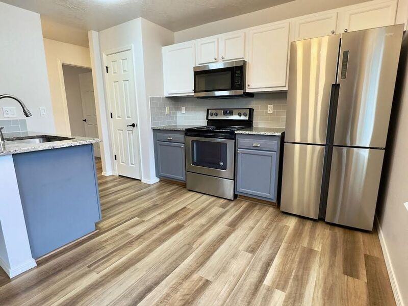 1069 W Pine Ave #3 - Photo 3 of 18