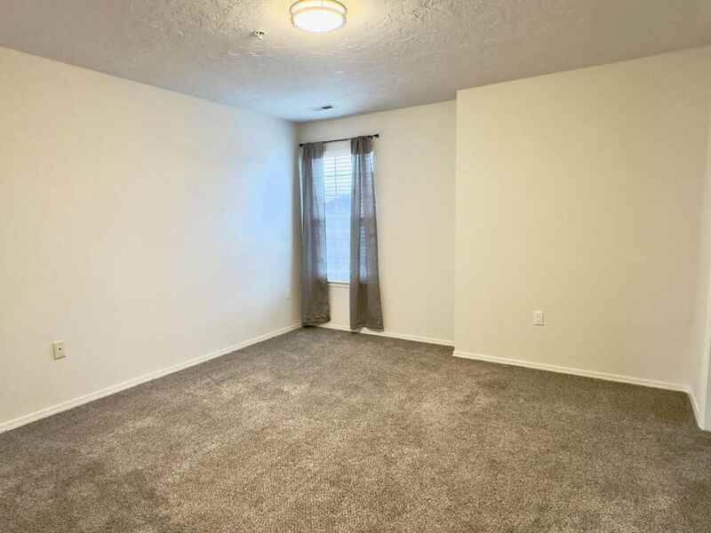 1069 W Pine Ave #3 - Photo 5 of 18