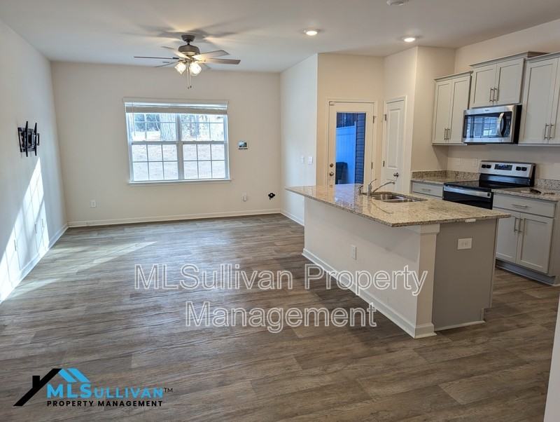 2119 Lily Dr - Photo 3 of 12