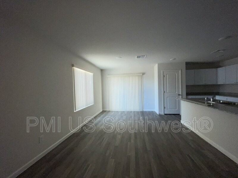 6564 S Mystic Ave - Photo 5 of 18