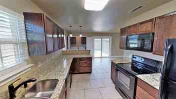 featured image of Meadowlands Dr