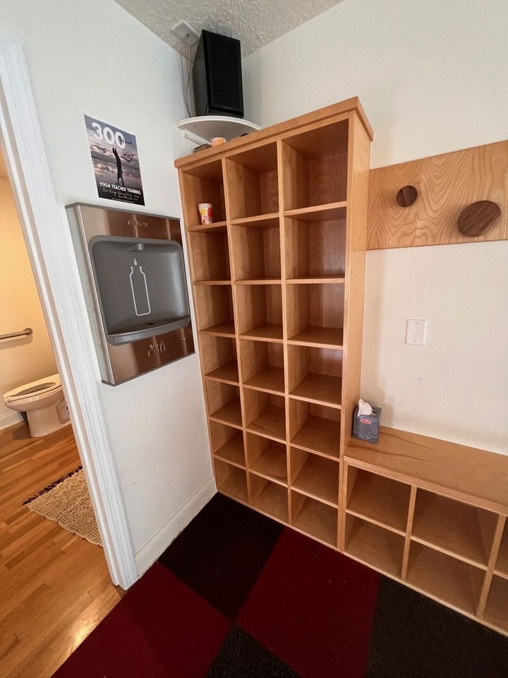 1408 CCBN, LLC 1408 W Lake St. - Photo 4 of 7