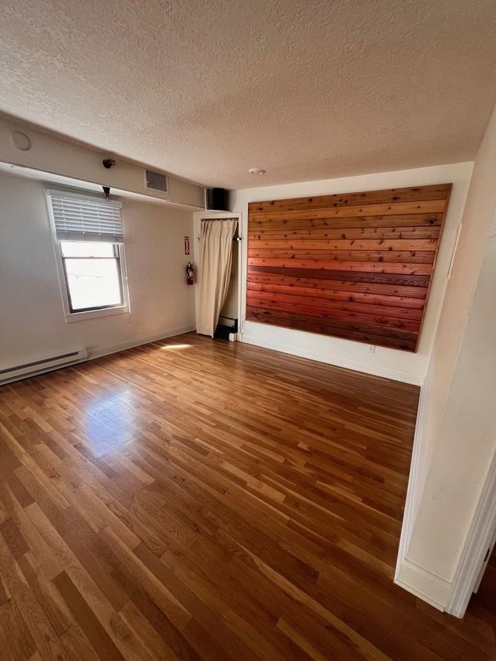 1408 CCBN, LLC 1408 W Lake St. - Photo 3 of 7