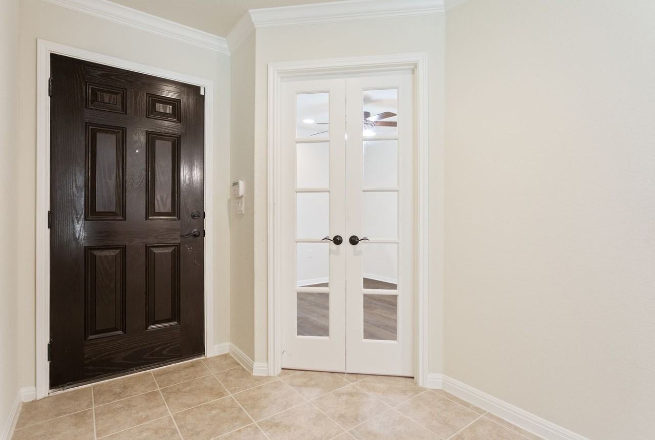 347 Brenham Pass - Photo 6 of 40