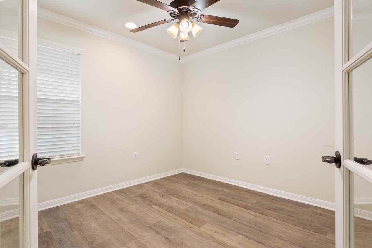 347 Brenham Pass - Photo 7 of 40
