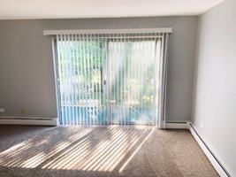 featured image of 1005 902, 904, 914, 916, 918, 920, 1001, 1003, 1005 State Street