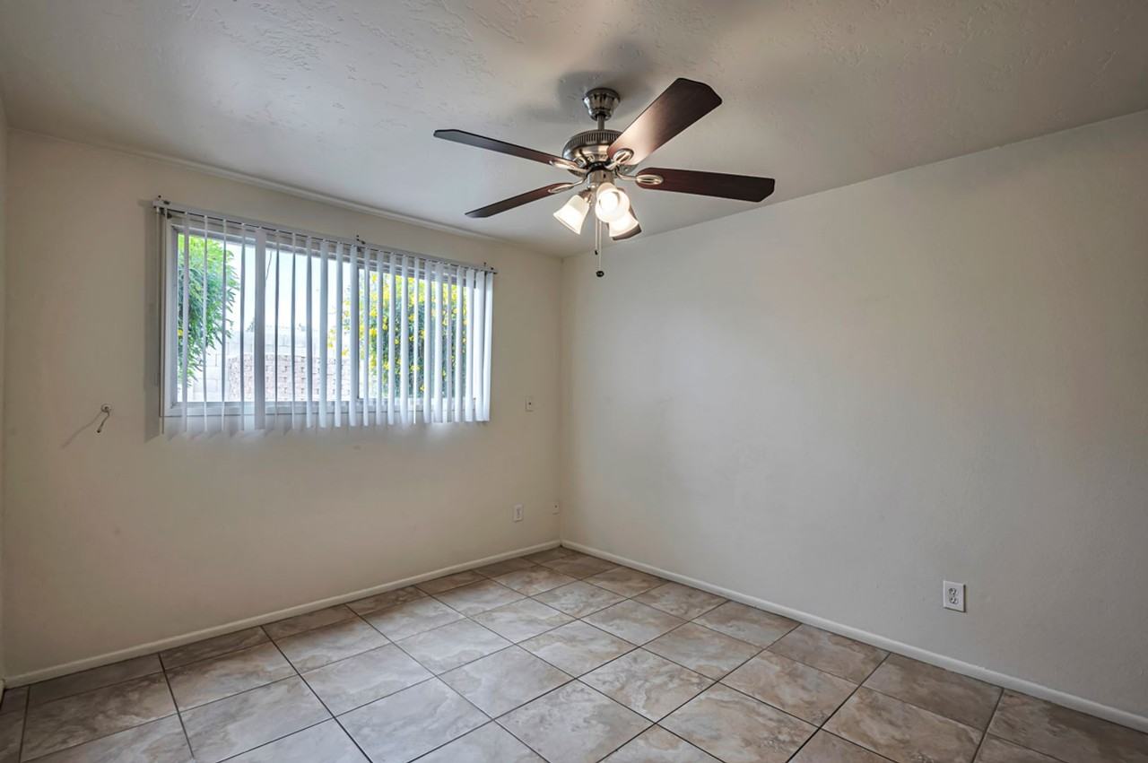 1025 E Manhatton Dr - Photo 6 of 29