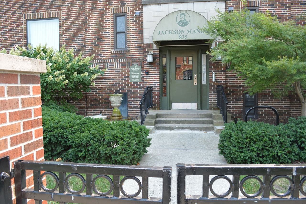 Historic Jackson Manor Apartments - Photo 2 of 8