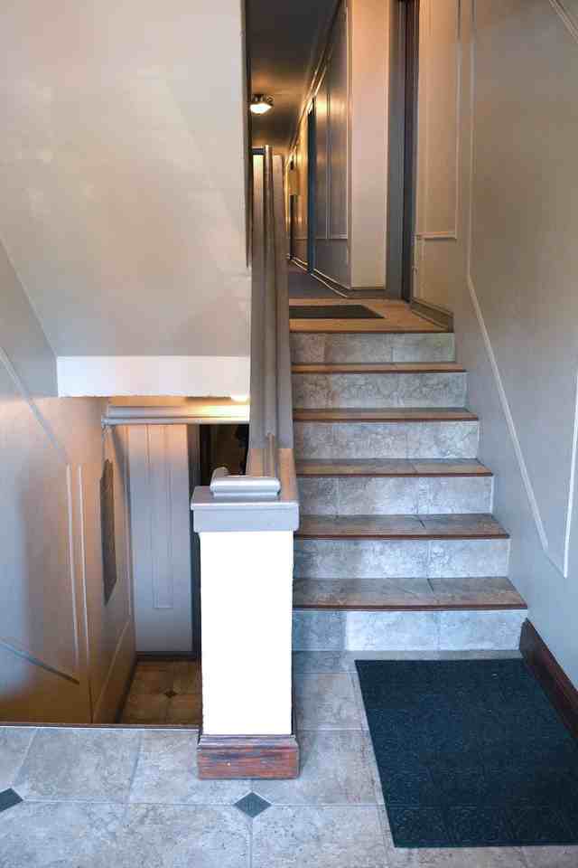 Historic Jackson Manor Apartments - Photo 7 of 8