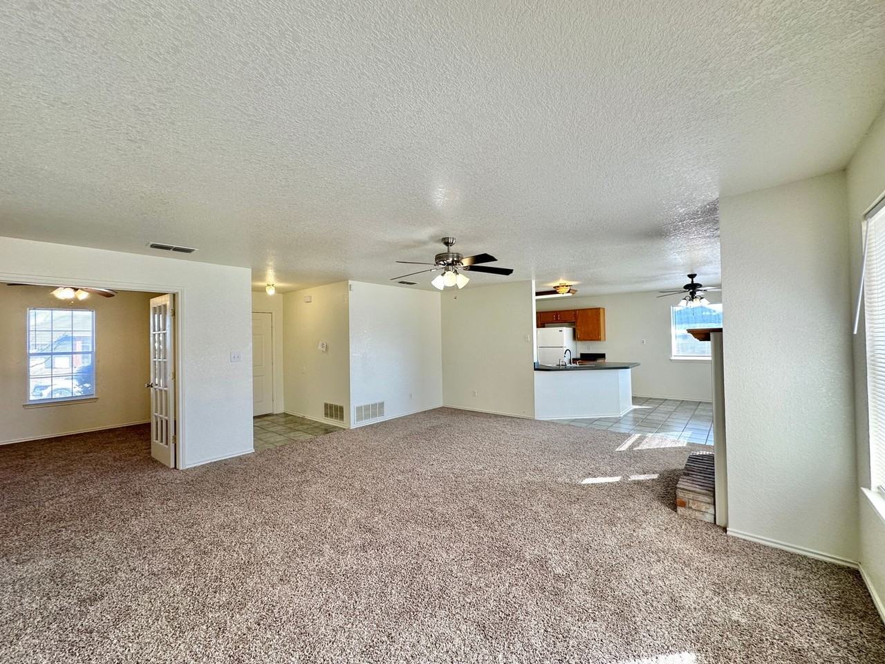 2102 Basalt Dr - Photo 6 of 34