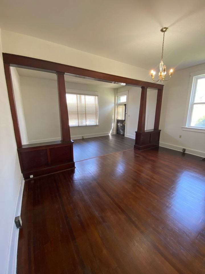 534 Easton St - Photo 4 of 8