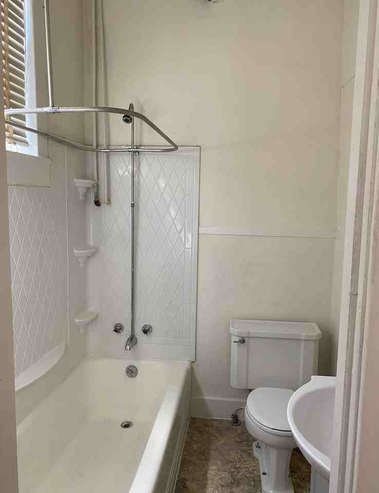 534 Easton St - Photo 6 of 8