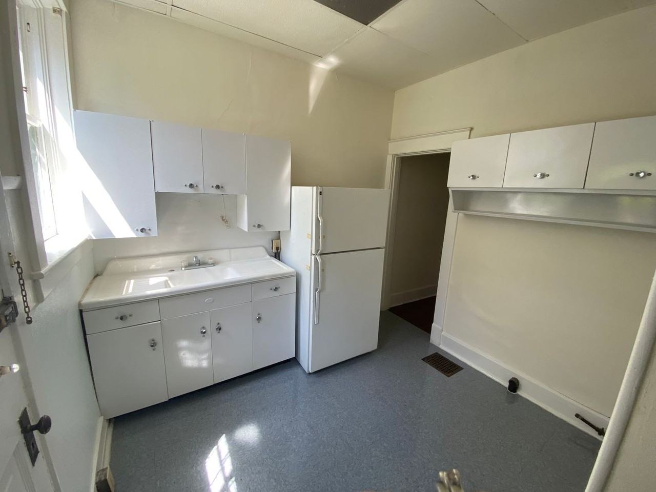 534 Easton St - Photo 7 of 8