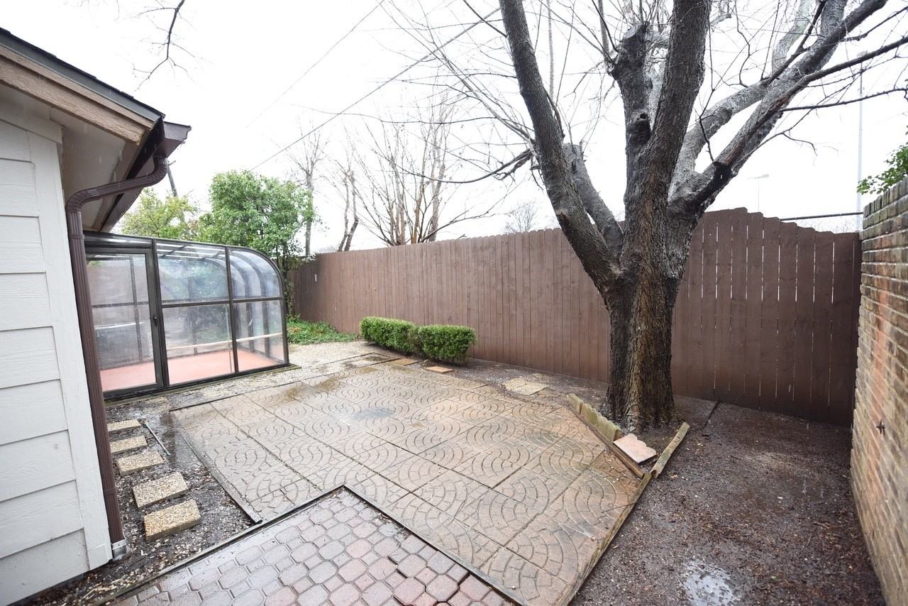 6392 Abrams Ct - Photo 3 of 29