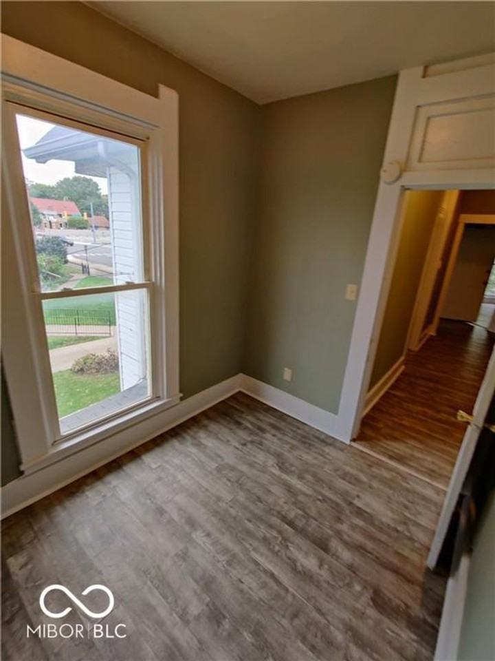17 E Mechanic St - Photo 6 of 14