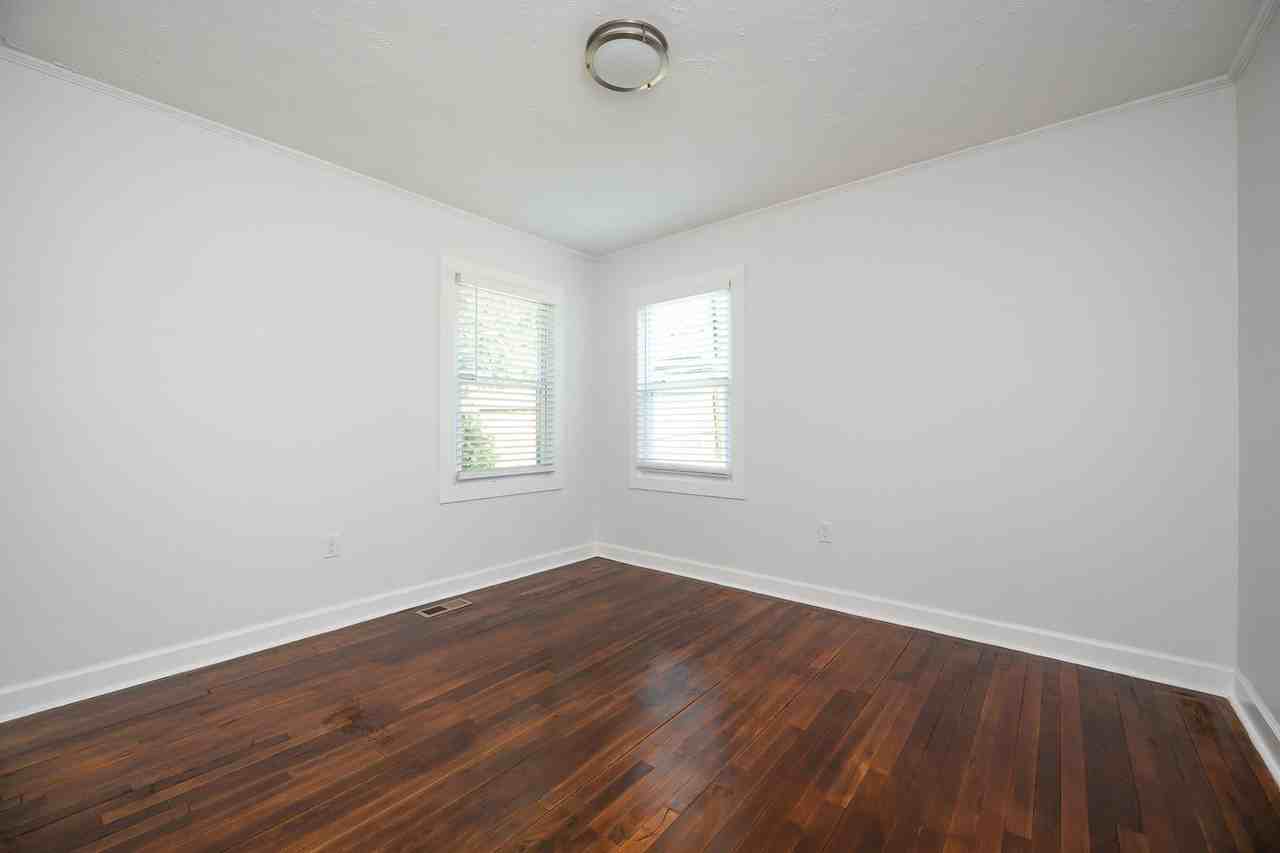 111 Mount Eustis St - Photo 5 of 15