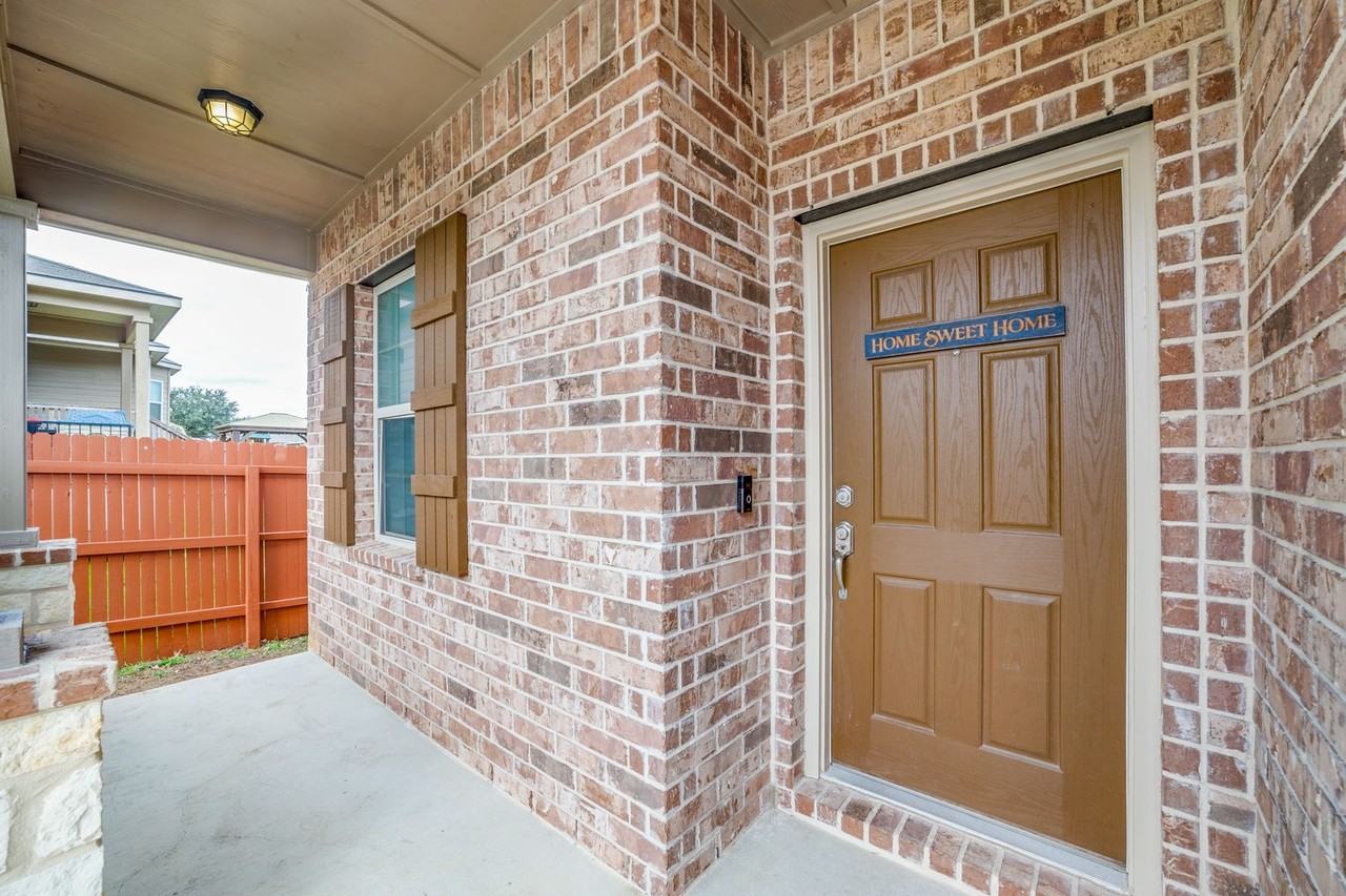 10511 Gentle Fox Bay - Photo 3 of 25